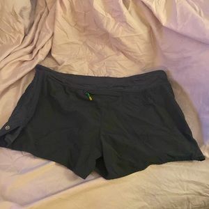 Lululemon shorts 🐥🌻